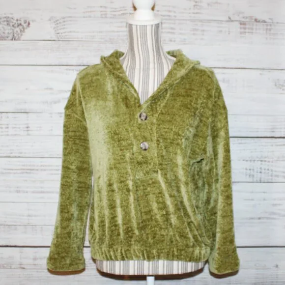 Chelsea & Theodore Green half button down Sweater Size Small - Picture 2 of 6